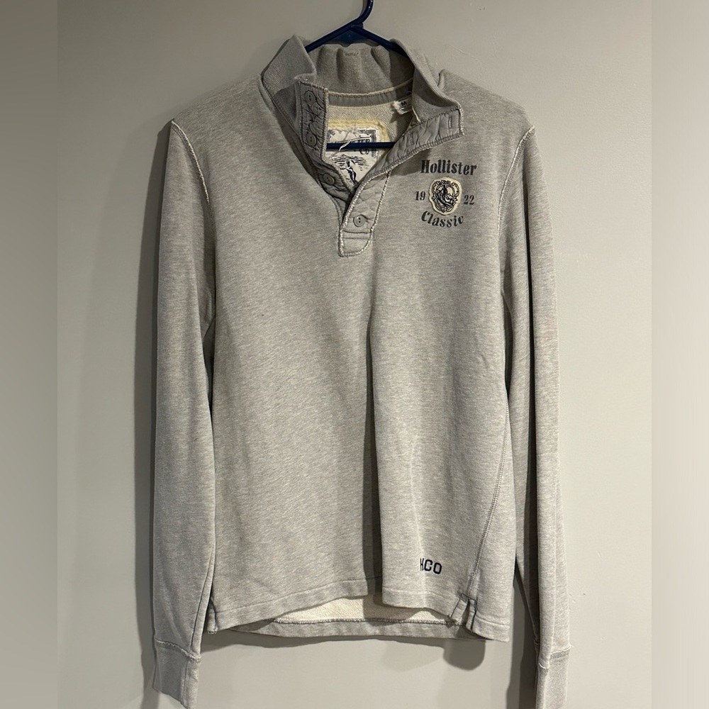 Men’s Hollister Sweatshirt - Size Medium